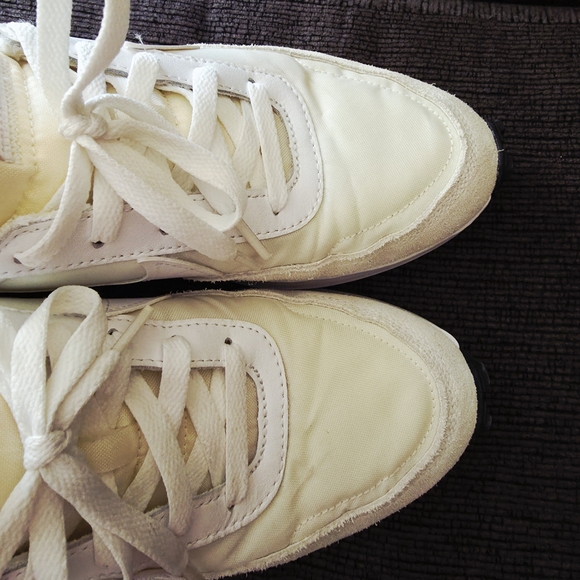 Nike Waffle Debut Cream and White Sneakers W9.5 - Picture 4 of 6